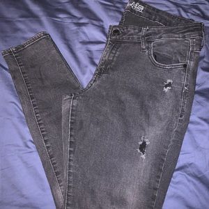 Black distressed rockstar jeans